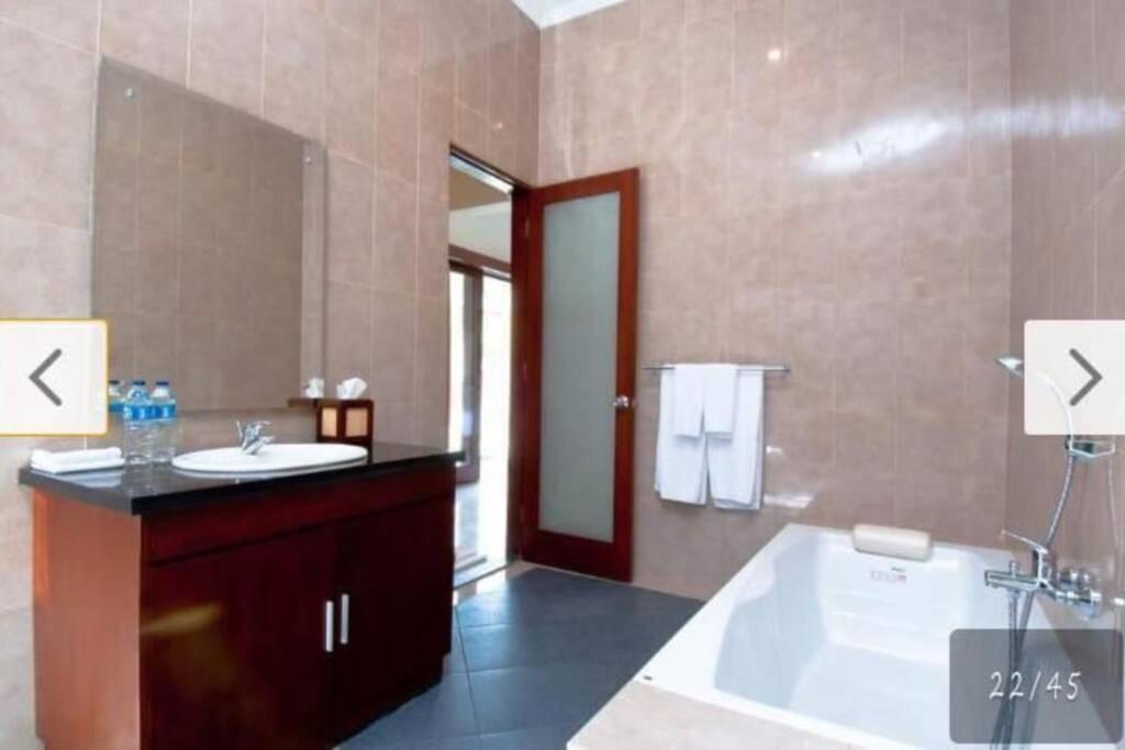 Villa Akmali Berawa - 3 Bedrooms Canggu Exteriör bild